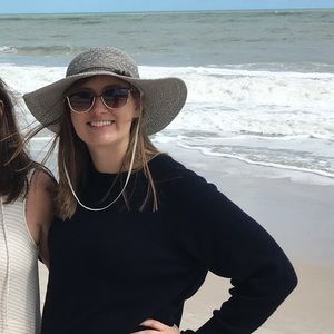 Meet your Posher, Alisa